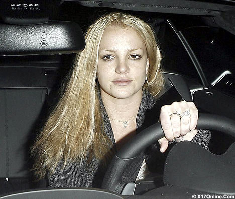 britneyX171911_468x397.jpg