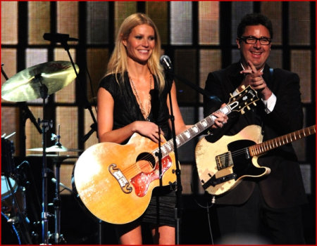 cma-awards-paltrow3.jpg?w=450