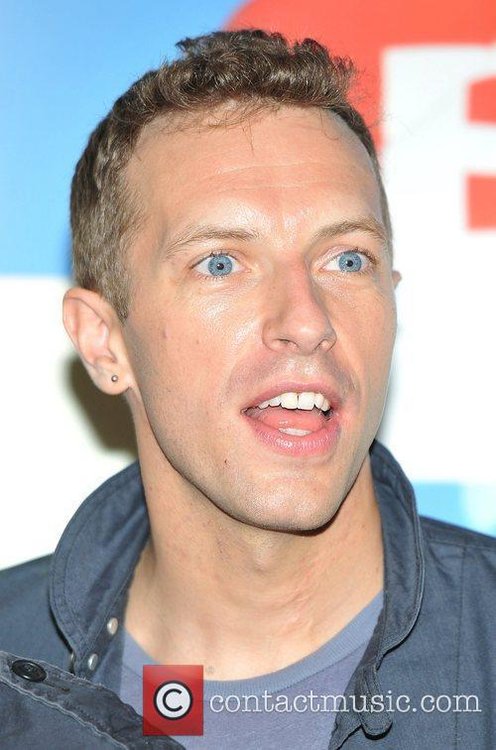 chris-martin-2012-brit-awards-held-at_3743551.jpg