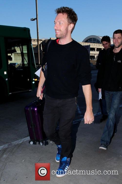 chris-martin-coldplay-frontman-in-good-spirits_20055676.jpg