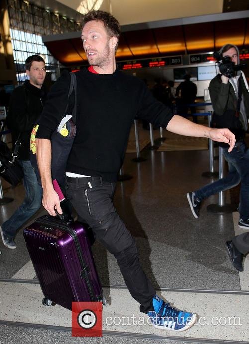 chris-martin-coldplay-frontman-in-good-spirits_20055686.jpg