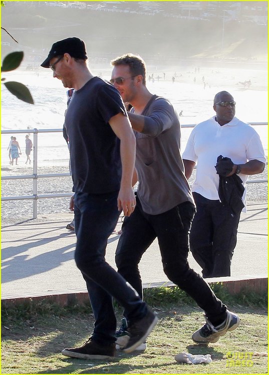 chris-martin-coldplay-jay-z-new-years-eve-show-co-headliners-08.jpg