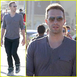 chris-martin-coldplay-jay-z-new-years-eve-show-co-headliners.jpg