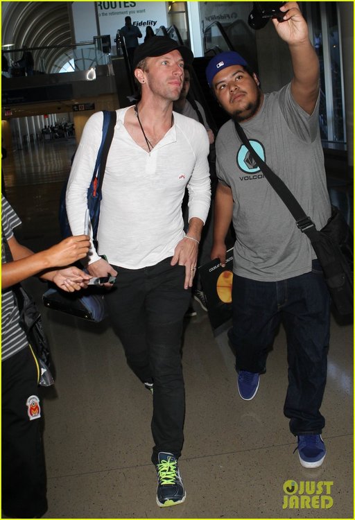 chris-martin-coldplay-play-sxsw-debut-new-songs-off-of-ghost-stories-08.jpg