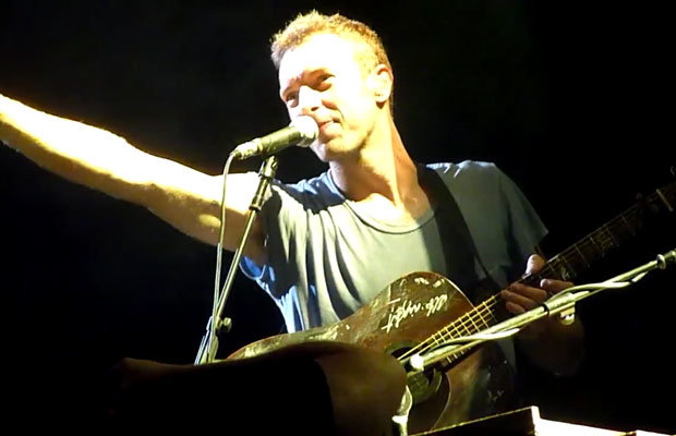 chris-martin-coldplay-rukkle-620X400.jpg