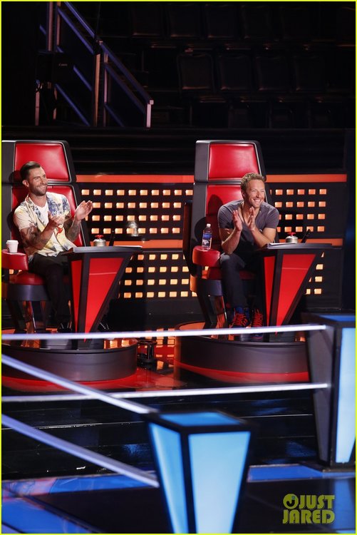 chris-martin-helps-coaches-on-the-voice-09.JPG