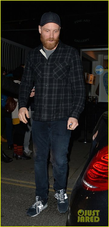 chris-martin-joins-his-coldplay-bandmates-at-ghost-stories-03.jpg