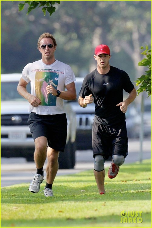 chris-martin-successfully-passes-motorcycle-driving-tests-05.jpg
