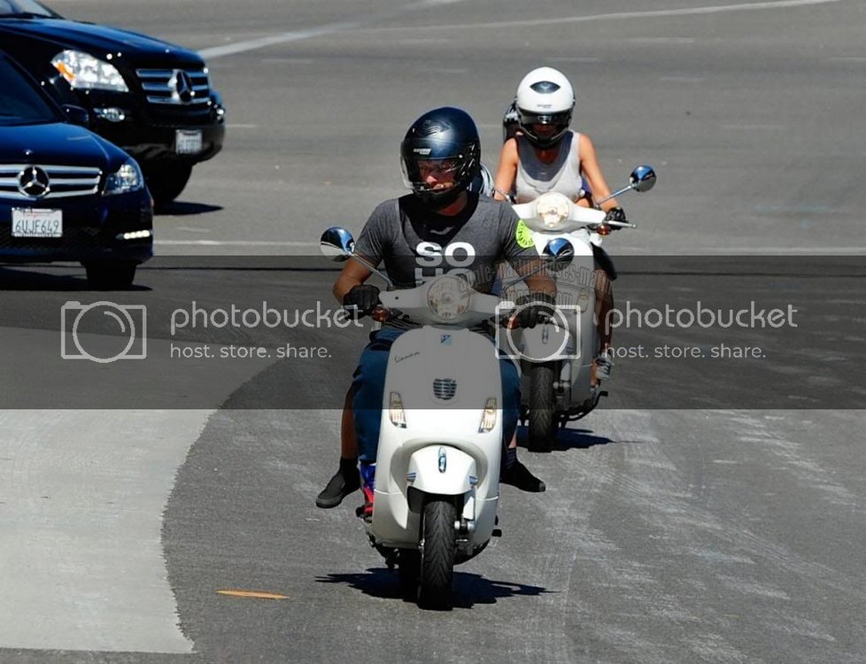 chrisvespa_zps8f512642.jpg