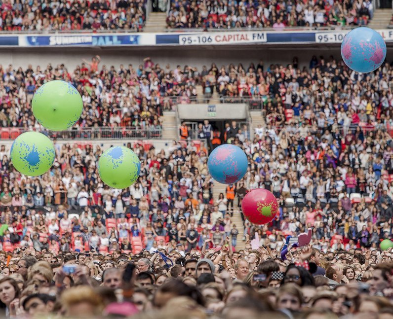 coldplay-live-at-the-summertime-ball-2012-1-1339258992-view-0.jpg