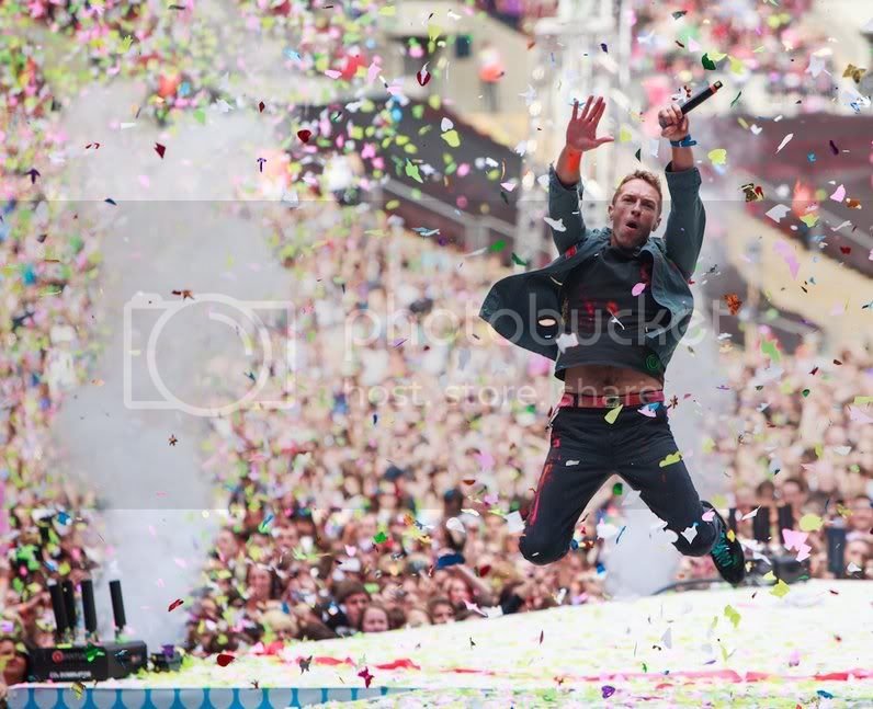 coldplay-live-at-the-summertime-ball-2012-1339255851-view-0.jpg