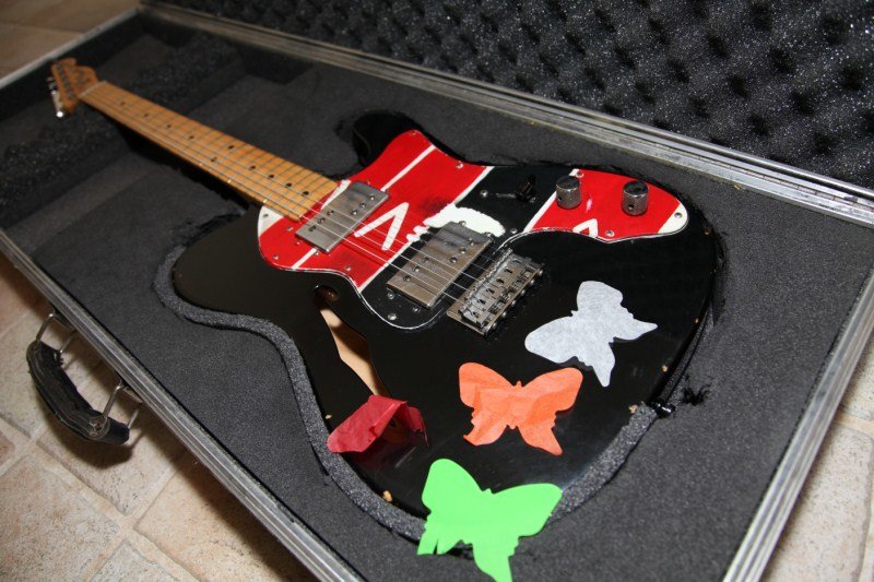 coldplay-viva-guitar-03.JPG