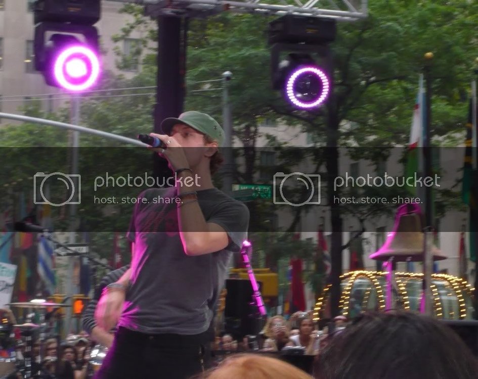 coldplaytodayshow024edit.jpg