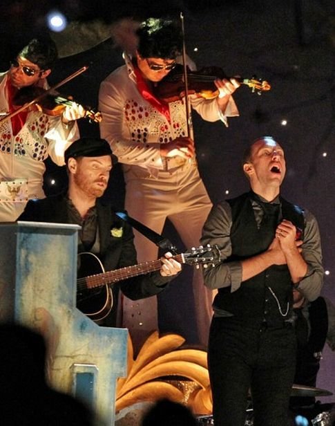 colplayxmaslights.jpg
