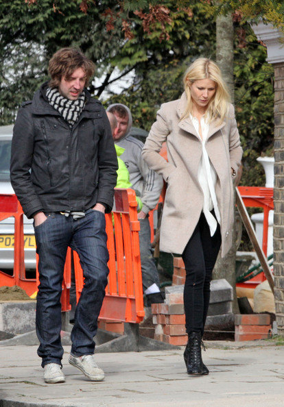 Gwyneth+s+on+snow+patrol+2NeZNIVFKXDl.jpg?100308Z11_PALTROW_B_GR_01