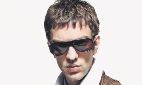 Richard-Ashcroft-006.jpg?w=460&q=55&auto=format&usm=12&fit=max&s=a8b0eb3124403ebc78d7f1dd04b1f4a9