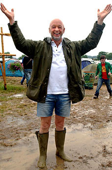 glastoES1806_228x345.jpg