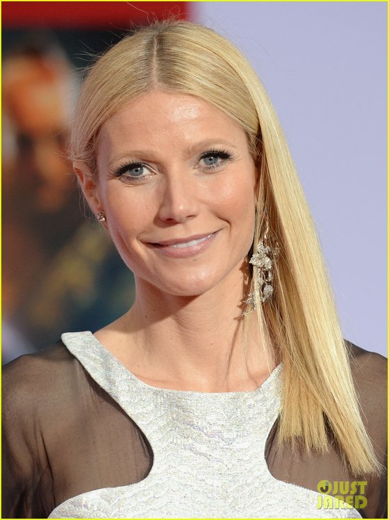 gwyneth-paltrow-iron-man-3-premiere-14.jpg