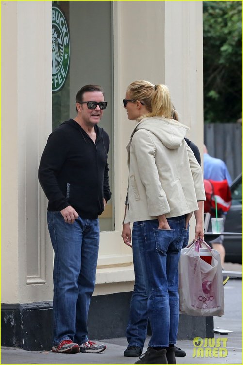 gwyneth-paltrow-starbucks-apple-moses-02.jpg