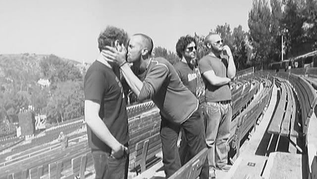 kiss.jpg