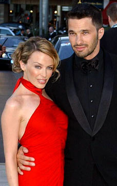 kylieoliviPA020207_228x362.jpg