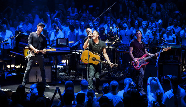 music-coldplay-at-the-royal-albert-hall-02.jpg