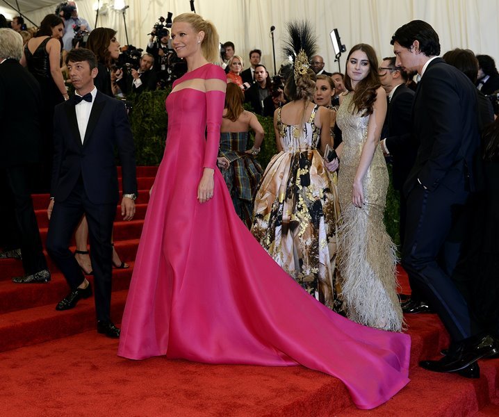 paltrow-met-gala-07may13-05.jpg