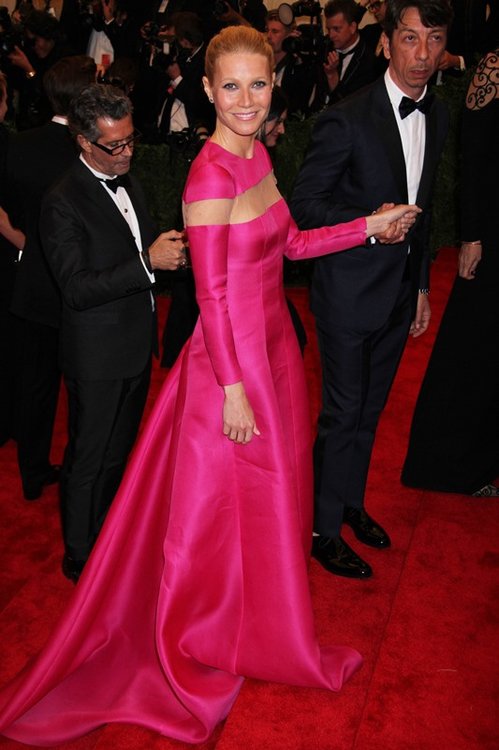 paltrow-met-gala-07may13-10.jpg
