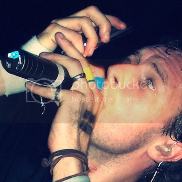 phonebigtwistedlogictour-1.jpg