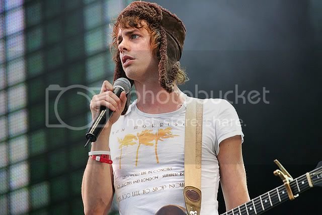 razorlight_live8_1.jpg
