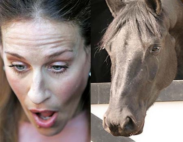 sarah-jessica-parker-looks-like-a-horse-11.jpg