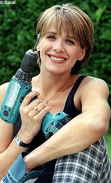 smillieDM020107_228x373.jpg