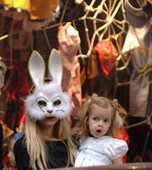 th_35884_gwyneth_110106_b_122_442lo.jpg