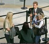 th_48008_gwyneth_laxairport04_122_452lo.jpg
