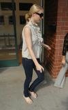 th_76127_PaltrowBrentwood04_122_257lo.jpg