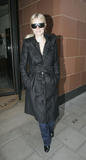 th_79614_gwynethlondon01_122_427lo.jpg