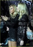 th_beyonce-gwyneth-paltrow-grammys-2011-02.jpg