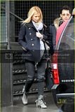 th_gwyneth-paltrow-military-jacket-nyc-05.jpg