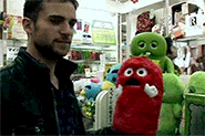tumblr_lozvaxgSCz1r0wfewo1_250.gif