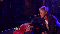 tumblr_lttc5j9gsl1qlei81o6_250.gif