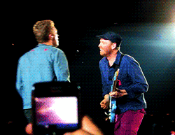 tumblr_lv6izmRLwp1qlx37co1_r2_250.gif