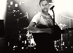 tumblr_lx4eruBXmY1qlx37co3_r1_250.gif