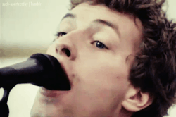 tumblr_lzxiivLPIF1r5w8k5o1_250.gif