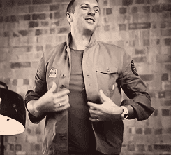 tumblr_m09tieCJU71qjs7quo2_250.gif