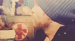 tumblr_m2ajefGdjf1r86rxco1_r1_250.gif