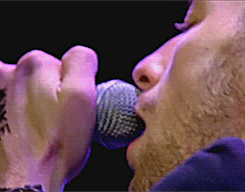 tumblr_m5ni6oYkxN1r6vlyio2_250.gif