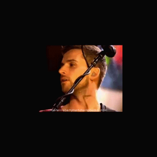 tumblr_mbzw4dLW2j1r60qn0o1_500.gif
