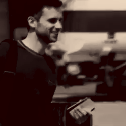 tumblr_mcftqbMdWR1ryddudo4_250.gif