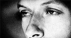 tumblr_n3o3h7fuEz1rtwmxqo3_250.gif