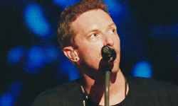 tumblr_nmv2ca3Kub1r6vlyio2_250.gif